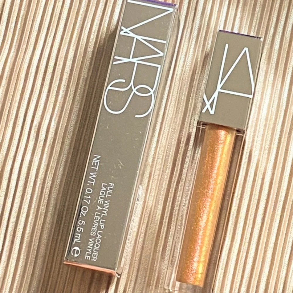 NARS Full Vinyl Lip Lacquer Cape Town 2437 0.17 oz / 5.5ml full size